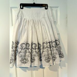 Size 6, Swiss Dot & embroidery cotton skirt, good condition